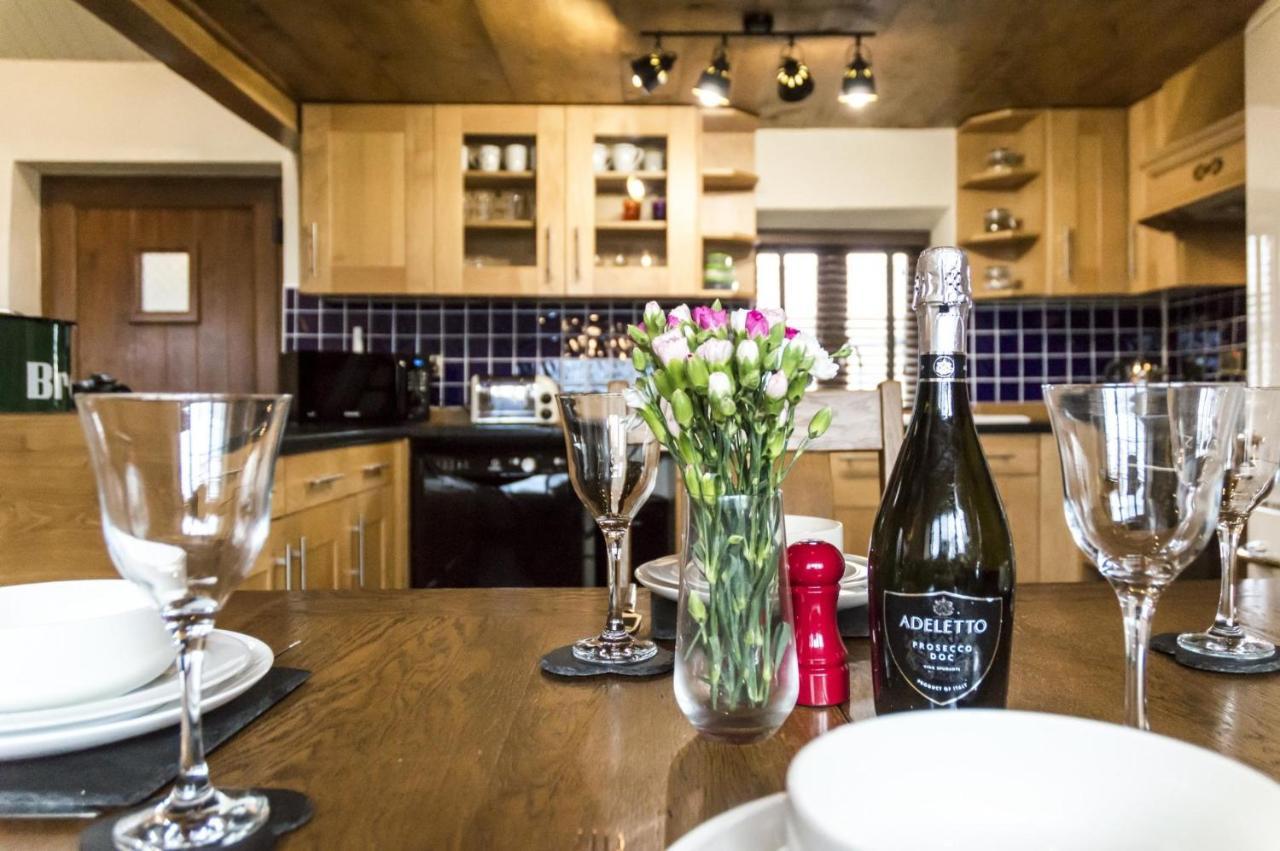 Foxglove - Luxurious Barn Conversion - Blossom Farm Johnston Esterno foto