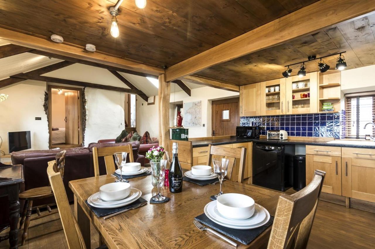 Foxglove - Luxurious Barn Conversion - Blossom Farm Johnston Esterno foto