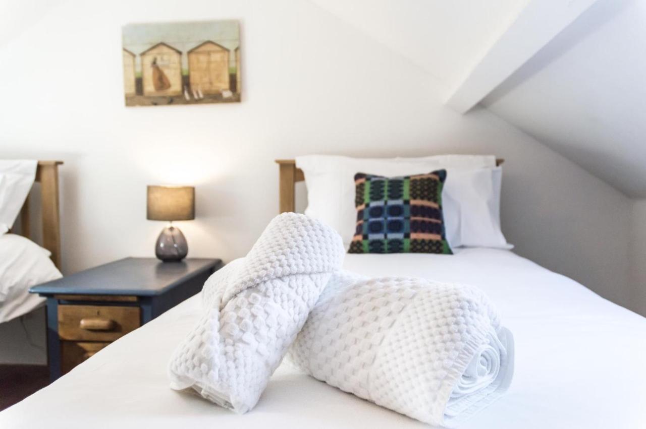 Foxglove - Luxurious Barn Conversion - Blossom Farm Johnston Esterno foto