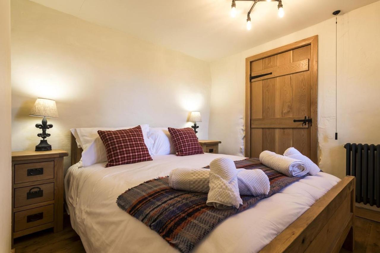 Foxglove - Luxurious Barn Conversion - Blossom Farm Johnston Esterno foto
